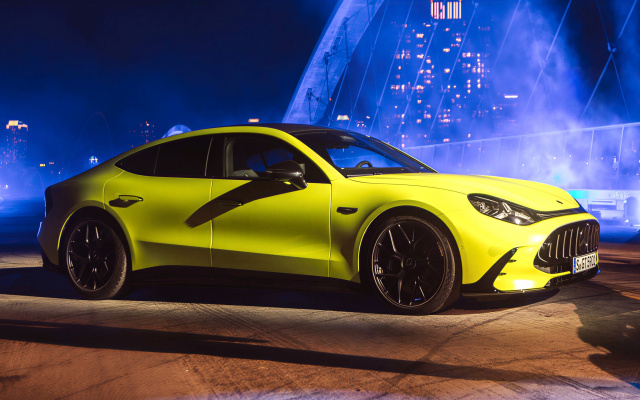 2026_amg-gt-4-door-coupe_c590_1