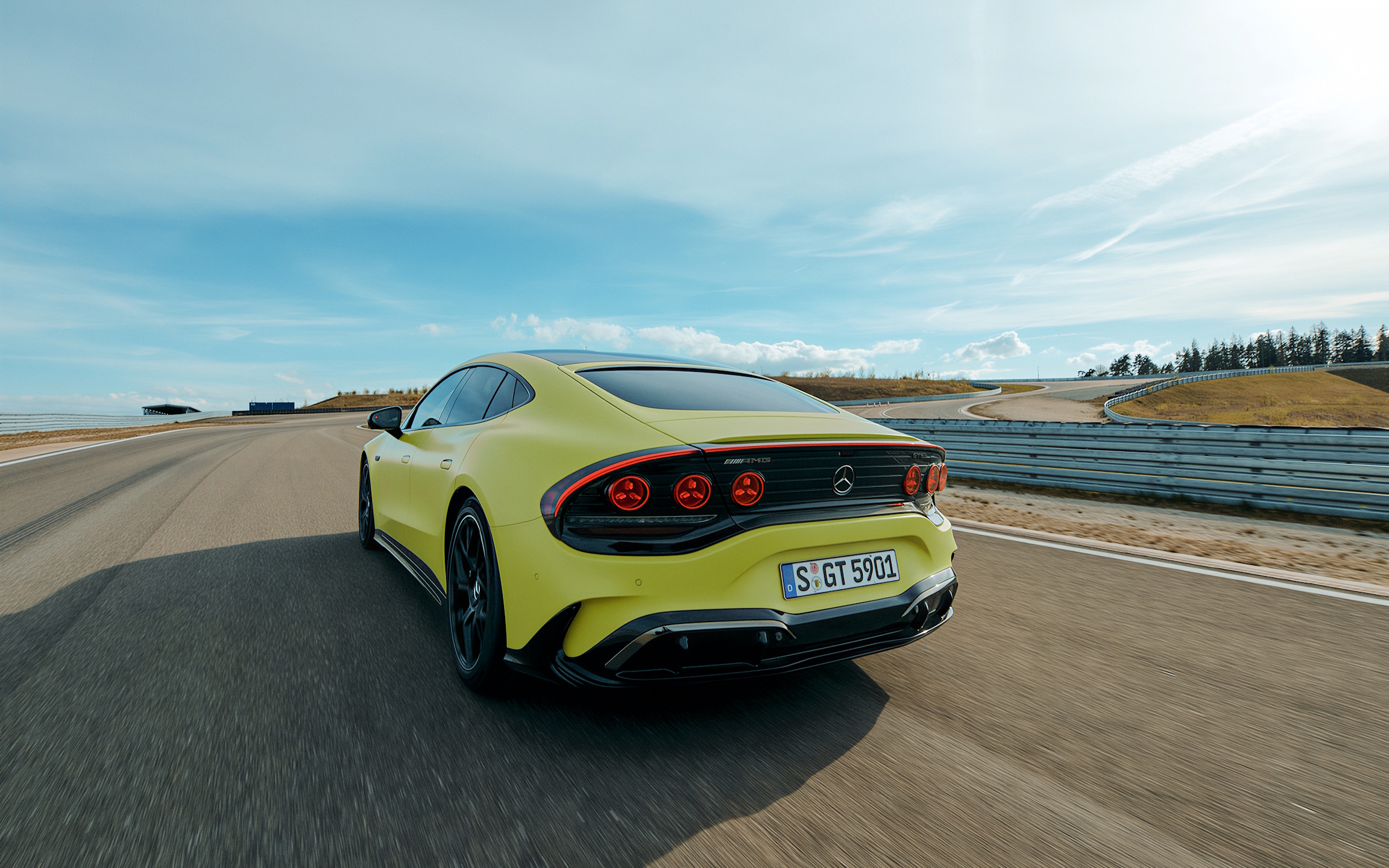 2026_amg-gt-4-door-coupe_c590_3